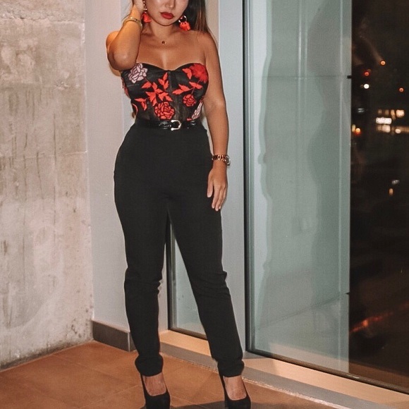 Bebe jumpsuit size 6 - Picture 1 of 2